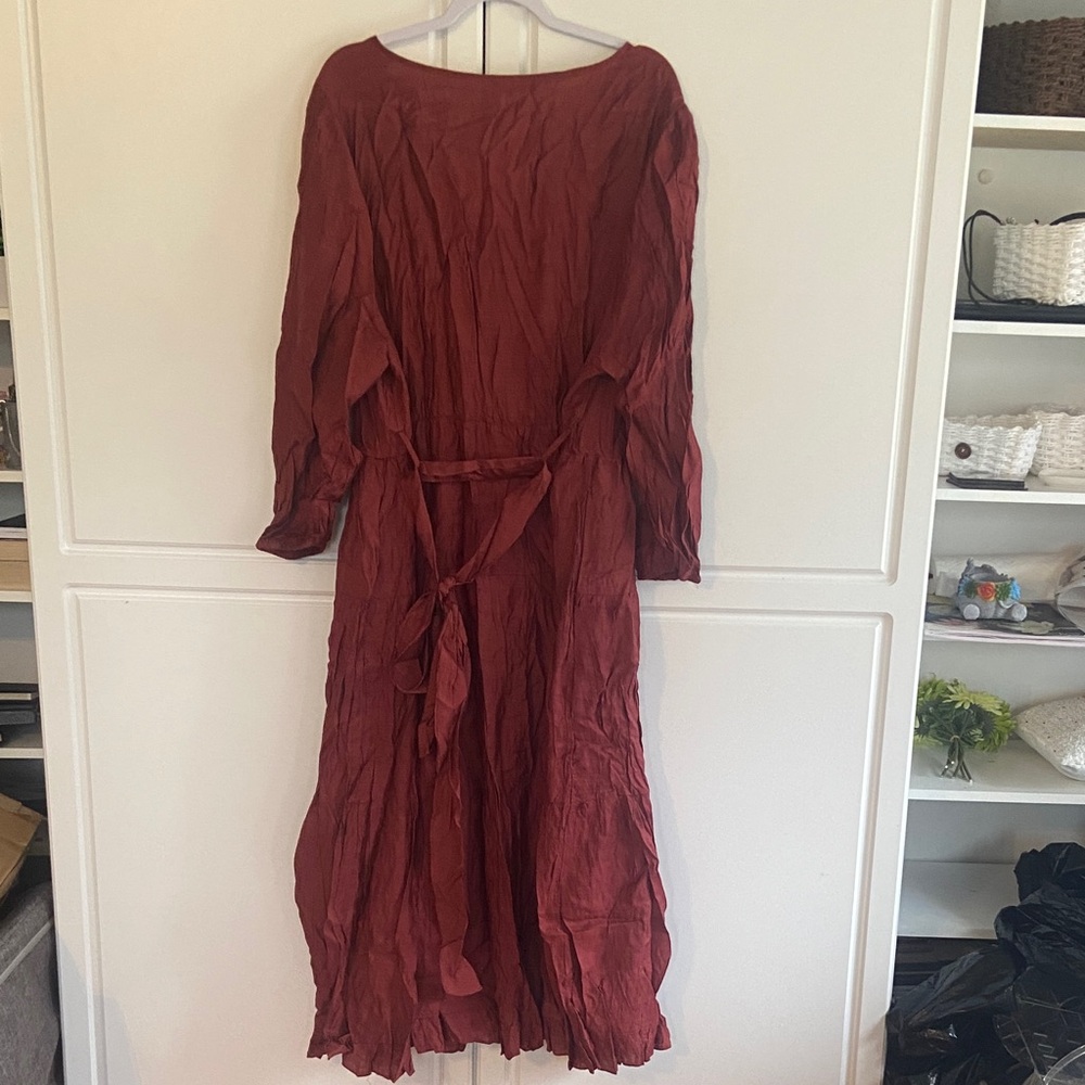 BloomChic Crinkled Maxi Dress - Rust Red - Picture 4 of 4